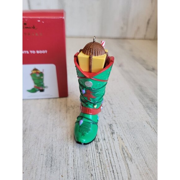 Hallmark lights to boot ornament Xmas Cowboys - Picture 3 of 6